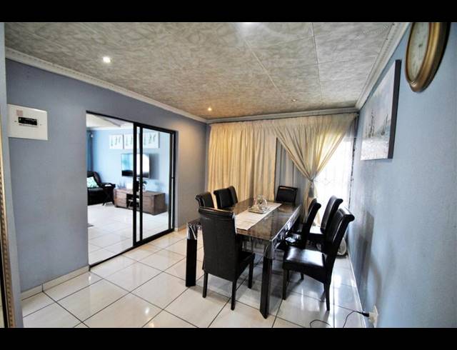 3 BEDROOM HOUSE FOR SALE IN DAWN PARK